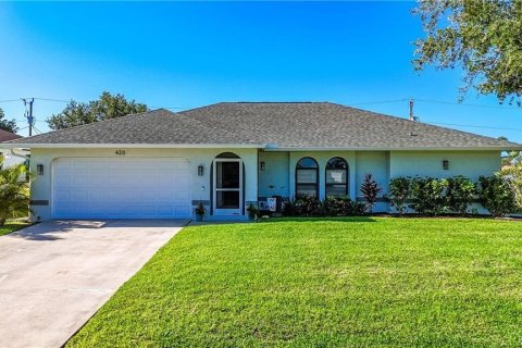House in Cape Coral, Florida 3 bedrooms, 188.13 sq.m. № 2095587