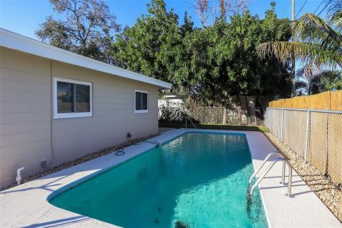 Villa ou maison à louer à Saint Petersburg, Floride: 3 chambres, 114.73 m2 № 1813387 - photo 14