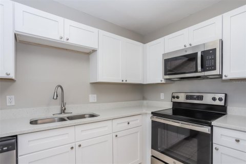 Villa ou maison à louer à Saint Petersburg, Floride: 3 chambres, 114.73 m2 № 1813387 - photo 6