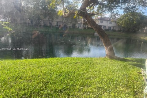 Touwnhouse à louer à Riviera Beach, Floride: 2 chambres, 112.04 m2 № 2060848 - photo 10