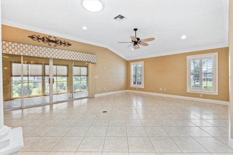 House in The Villages, Florida 3 bedrooms, 187.2 sq.m. № 1885914 - photo 21