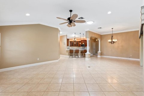 House in The Villages, Florida 3 bedrooms, 187.2 sq.m. № 1885914 - photo 19