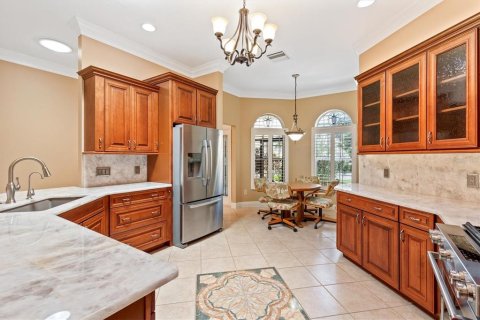 House in The Villages, Florida 3 bedrooms, 187.2 sq.m. № 1885914 - photo 11