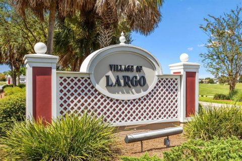 House in The Villages, Florida 3 bedrooms, 187.2 sq.m. № 1885914 - photo 4