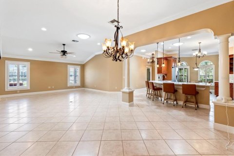 House in The Villages, Florida 3 bedrooms, 187.2 sq.m. № 1885914 - photo 17
