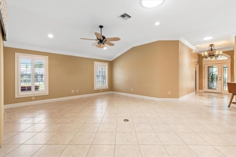 House in The Villages, Florida 3 bedrooms, 187.2 sq.m. № 1885914 - photo 20