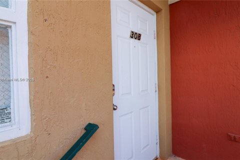 Снять в аренду таунхаус в Майами, Флорида 3 спальни, 140.28м2, № 1956370 - фото 26