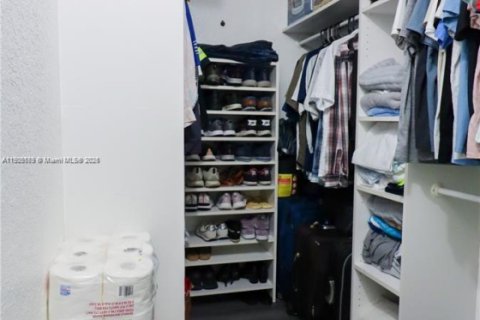 Снять в аренду таунхаус в Майами, Флорида 3 спальни, 140.28м2, № 1956370 - фото 20