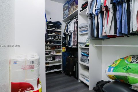 Снять в аренду таунхаус в Майами, Флорида 3 спальни, 140.28м2, № 1956370 - фото 18