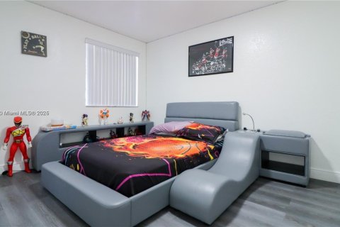 Снять в аренду таунхаус в Майами, Флорида 3 спальни, 140.28м2, № 1956370 - фото 16