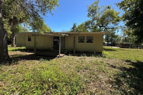 House in Astor, Florida 4 bedrooms, 121.89 sq.m. № 1593372 - photo 13
