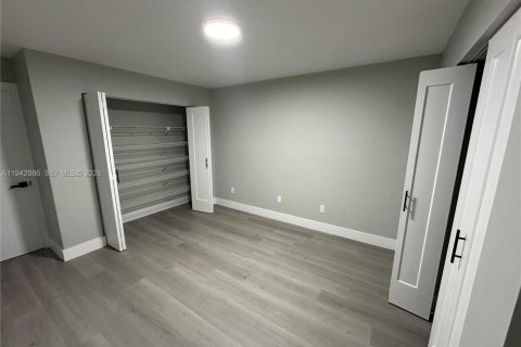 Touwnhouse à vendre à Doral, Floride: 4 chambres, 159.05 m2 № 1999376 - photo 17