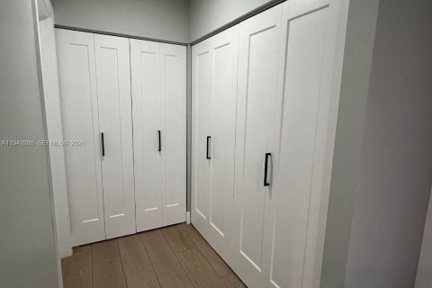 Touwnhouse à vendre à Doral, Floride: 4 chambres, 159.05 m2 № 1999376 - photo 12