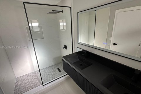 Touwnhouse à vendre à Doral, Floride: 4 chambres, 159.05 m2 № 1999376 - photo 14