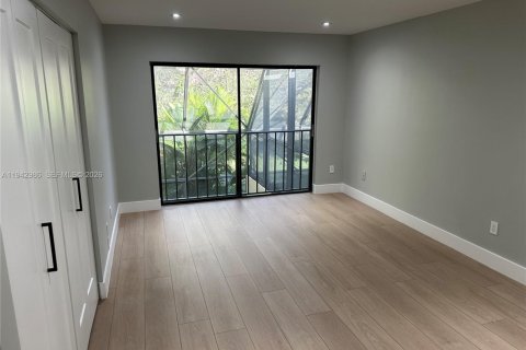 Touwnhouse à vendre à Doral, Floride: 4 chambres, 159.05 m2 № 1999376 - photo 8