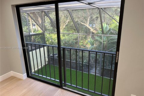 Touwnhouse à vendre à Doral, Floride: 4 chambres, 159.05 m2 № 1999376 - photo 9