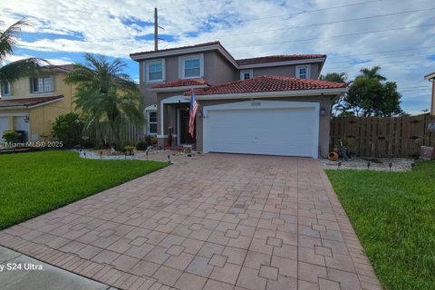 Дом в Майами, Флорида 4 спальни, 204.94м2 № 2037190