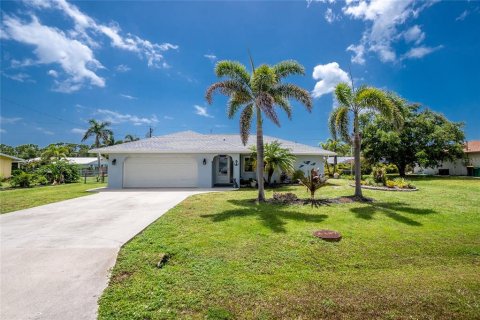 House in Englewood, Florida 2 bedrooms, 136.57 sq.m. № 1852881 - photo 2