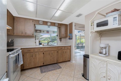 House in Englewood, Florida 2 bedrooms, 136.57 sq.m. № 1852881 - photo 11