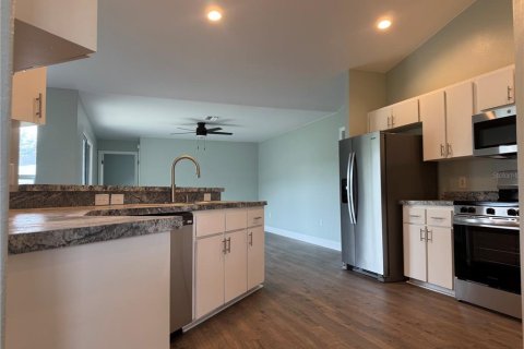 Casa en venta en Ocala, Florida, 4 dormitorios, 203.27 m2 № 1800306 - foto 3