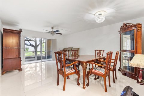 Condominio en venta en Pembroke Pines, Florida, 2 dormitorios, 85.93 m2 № 1947017 - foto 11