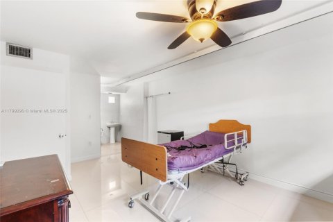 Condominio en venta en Pembroke Pines, Florida, 2 dormitorios, 85.93 m2 № 1947017 - foto 18