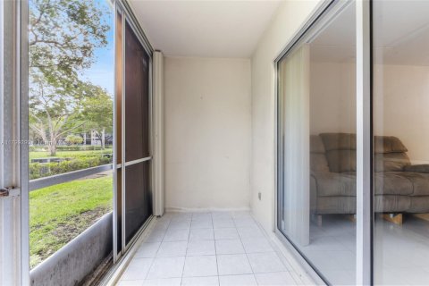 Condominio en venta en Pembroke Pines, Florida, 2 dormitorios, 85.93 m2 № 1947017 - foto 22