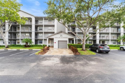 Condominio en venta en Pembroke Pines, Florida, 2 dormitorios, 85.93 m2 № 1947017 - foto 2