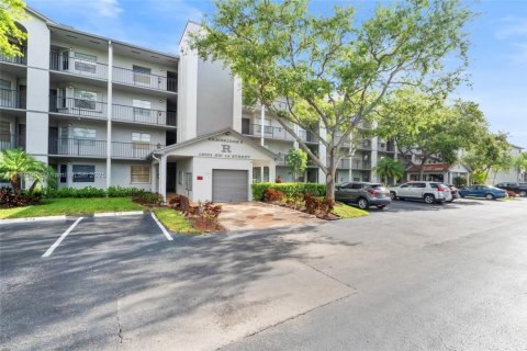Condominio en venta en Pembroke Pines, Florida, 2 dormitorios, 85.93 m2 № 1947017 - foto 4