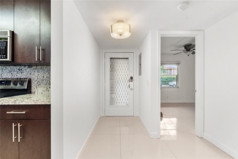 Condominio en venta en Pembroke Pines, Florida, 2 dormitorios, 85.93 m2 № 1947017 - foto 8