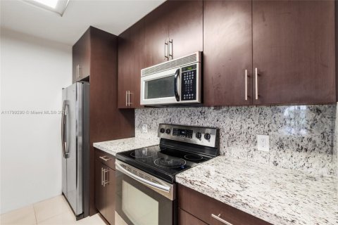 Condominio en venta en Pembroke Pines, Florida, 2 dormitorios, 85.93 m2 № 1947017 - foto 7