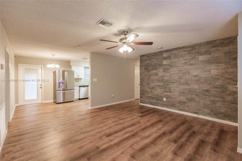 Casa en venta en St. Lucie, Florida, 3 dormitorios, 93.46 m2 № 1897567 - foto 7