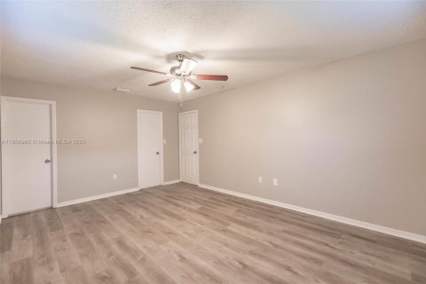 Casa en venta en St. Lucie, Florida, 3 dormitorios, 93.46 m2 № 1897567 - foto 24