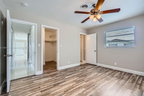 House in Coconut Creek, Florida 3 bedrooms, 117.89 sq.m. № 1944020 - photo 9
