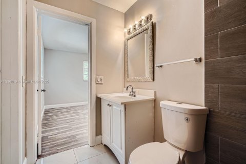 House in Coconut Creek, Florida 3 bedrooms, 117.89 sq.m. № 1944020 - photo 15