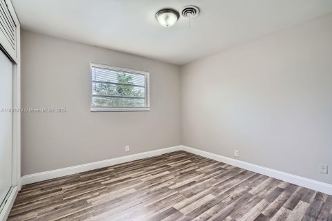 House in Coconut Creek, Florida 3 bedrooms, 117.89 sq.m. № 1944020 - photo 21
