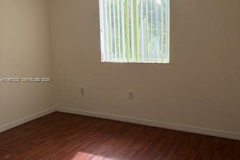 House in Miami, Florida 4 bedrooms, 163.14 sq.m. № 2017739 - photo 3