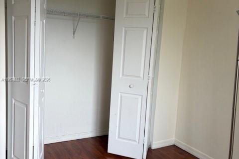 House in Miami, Florida 4 bedrooms, 163.14 sq.m. № 2017739 - photo 9