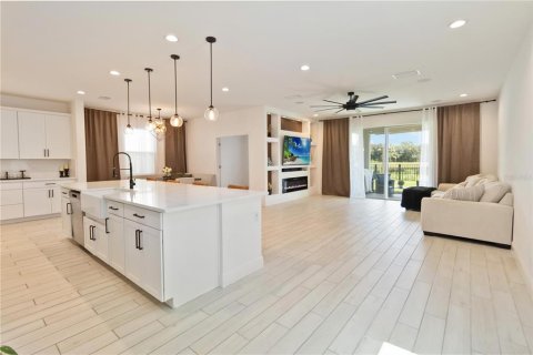 House in Kissimmee, Florida 4 bedrooms, 235.23 sq.m. № 1904639 - photo 5
