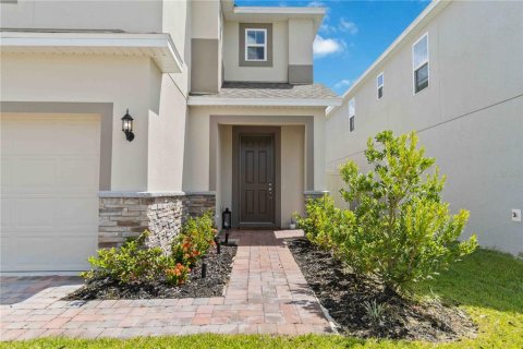 House in Kissimmee, Florida 4 bedrooms, 235.23 sq.m. № 1904639 - photo 3