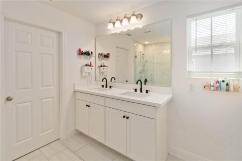 House in Kissimmee, Florida 4 bedrooms, 235.23 sq.m. № 1904639 - photo 18