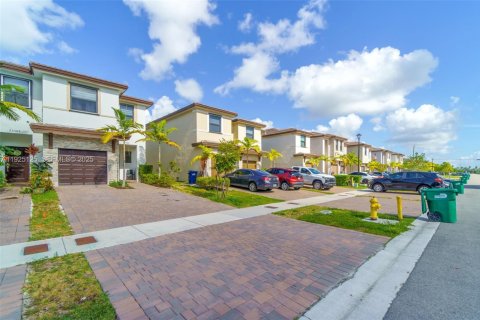 Купить таунхаус в Хомстед, Флорида 3 спальни, 140.65м2, № 1983752 - фото 3
