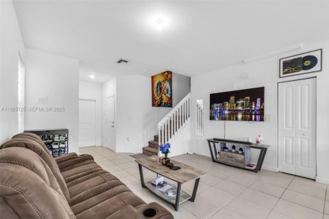 Купить таунхаус в Хомстед, Флорида 3 спальни, 140.65м2, № 1983752 - фото 7