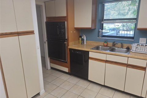 Condominio en venta en Tarpon Springs, Florida, 2 dormitorios, 144 m2 № 2322452 - foto 5