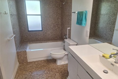 Condominio en venta en Tarpon Springs, Florida, 2 dormitorios, 144 m2 № 2322452 - foto 13