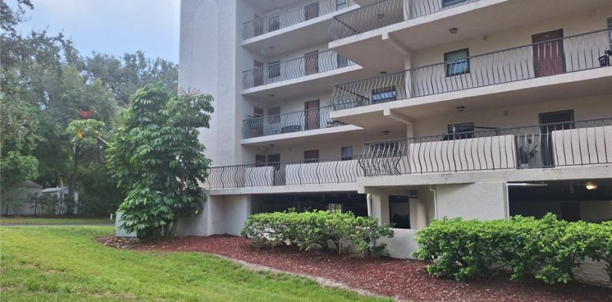 Condominio en Tarpon Springs, Florida, 2 dormitorios  № 2322452