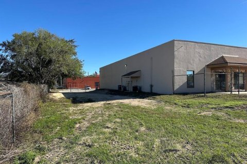 Propiedad comercial en alquiler en Ocala, Florida, 46.45 m2 № 1525275 - foto 1