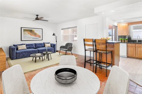 Condo in Pompano Beach, Florida, 2 bedrooms  № 1927542 - photo 3