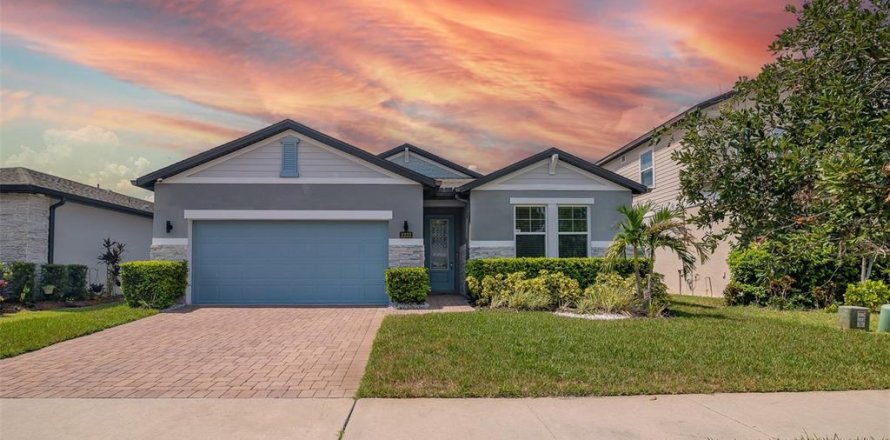 House in Winter Park, Florida 4 bedrooms, 203.64 sq.m. № 1871091