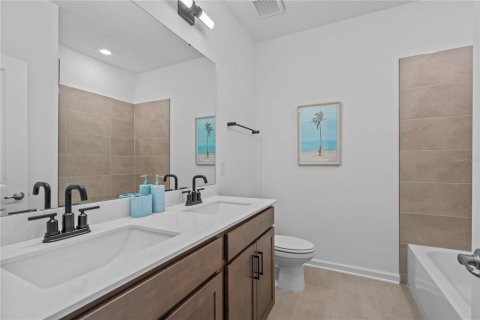 Townhouse in Palm Coast, Florida 3 bedrooms, 180.32 sq.m. № 2122472 - photo 17